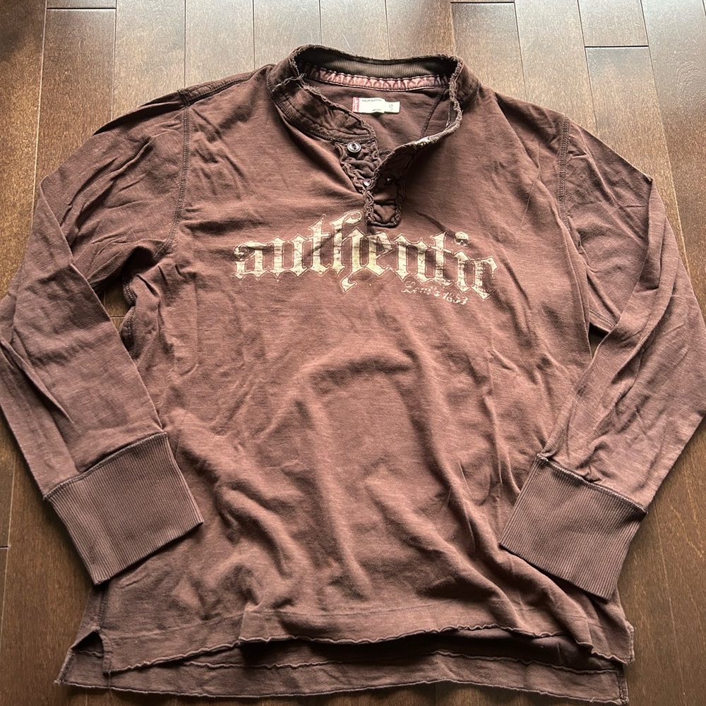 y2k Levi’s Long-Sleeve Henley Brown Shirt
